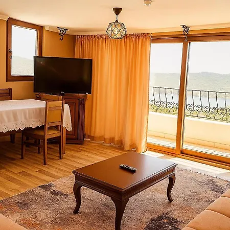 Δωμάτια σε οικογενειακή κατοικία Hayat